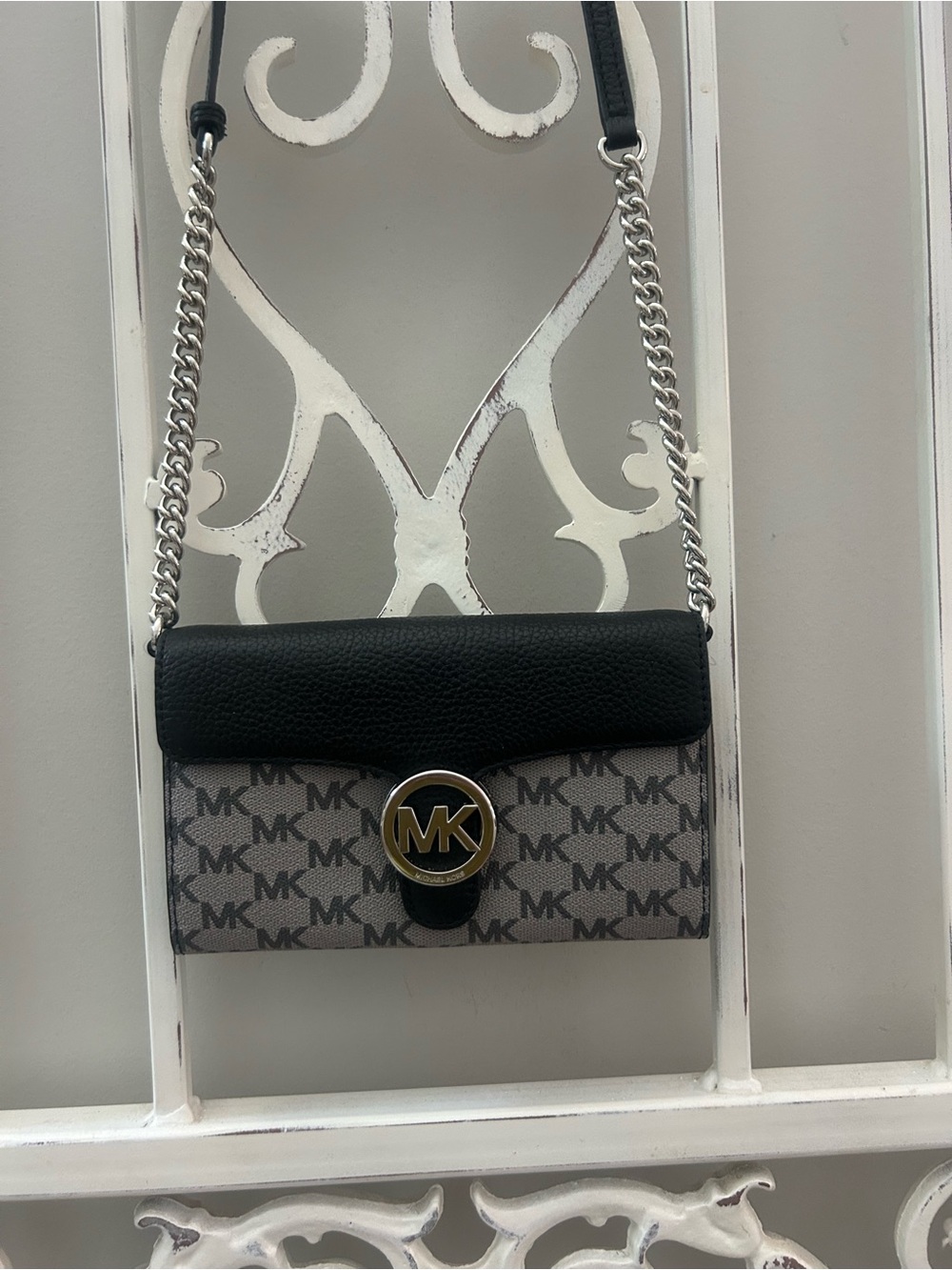 Michael Kors Fulton MK Signature Wallet Crossbody Black Gray Chain Strap w/ COA
